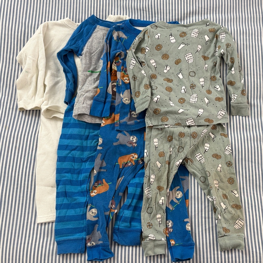 4 sets of Two-Piece Toddler Pajamas